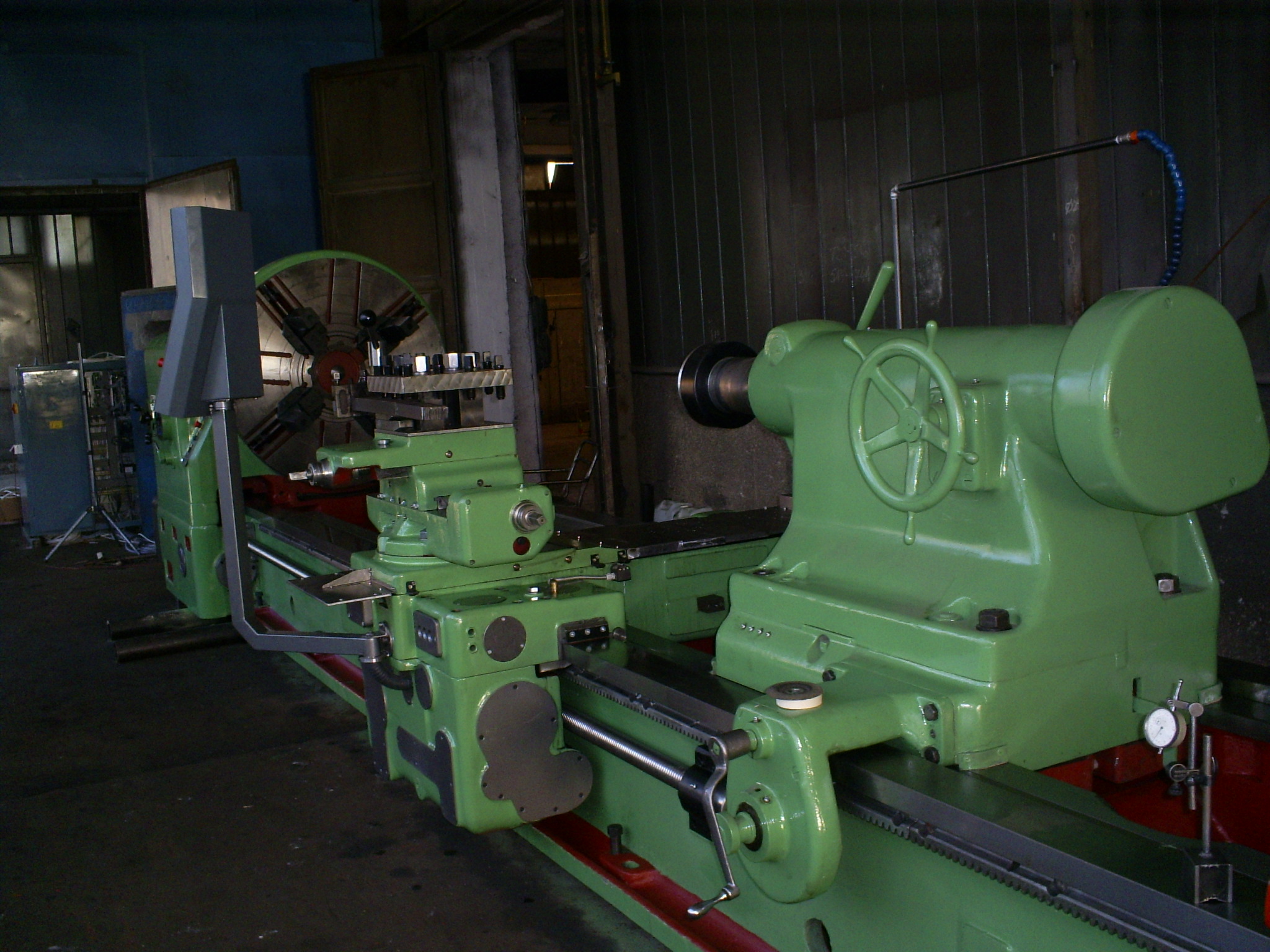 Szerszámgép javítás közben